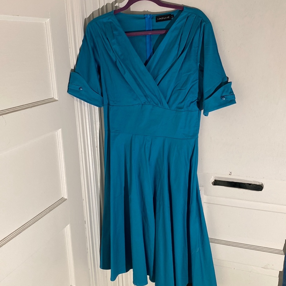 Mint Limit women’s size large retro 50s style v-neck mini dress